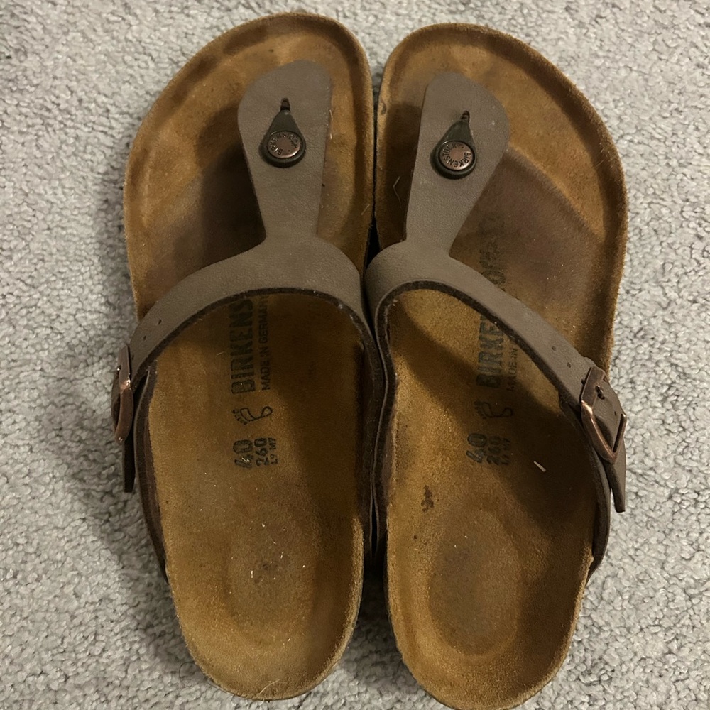 Size 40 Birkenstock Mocha Gizeh Sandals